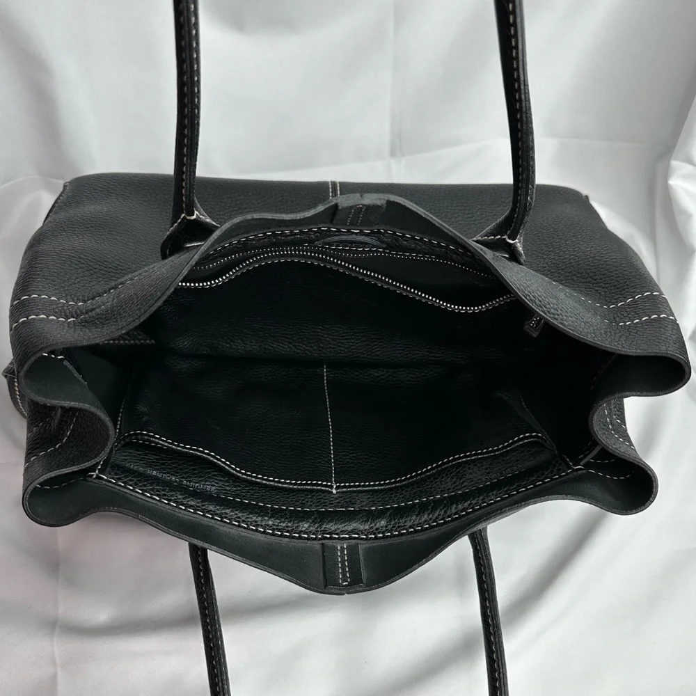 TOD'S BLACK LEATHER ICONIC PRINCESS DIANA SHOULDER BAG LIKE NEW ~EUC - Picture 15 of 17